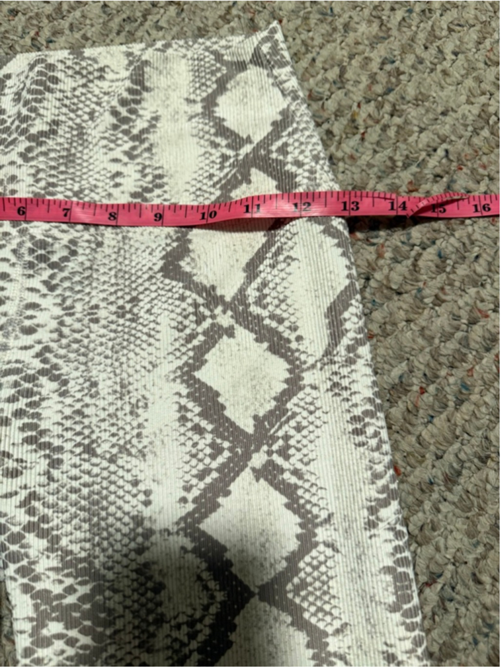 Beach Riot Bike Short Taupe Snake Ribbed- Size Small - Picture 10 of 10